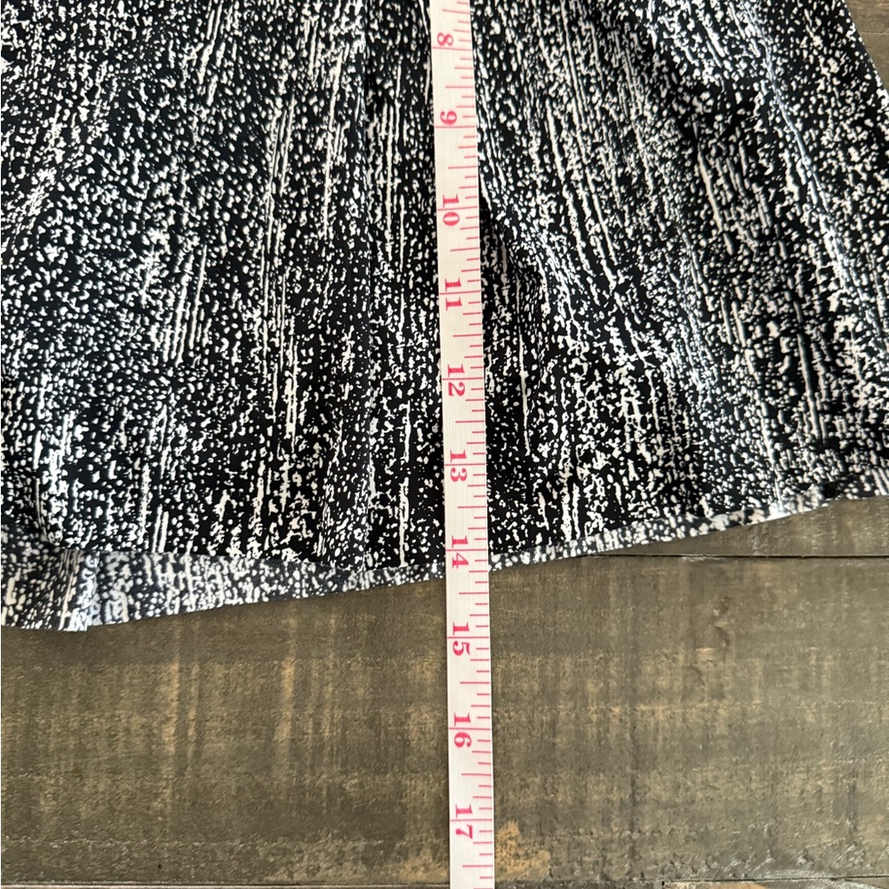 LULULEMON  Women’s Tennis Skirt Skort Pickle Ball Sports Size 10 - Picture 6 of 8